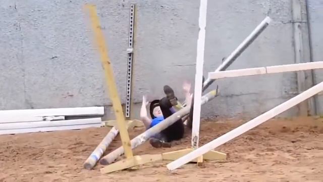 Девушки выглядят не очень аккуратно смотреть онлайн