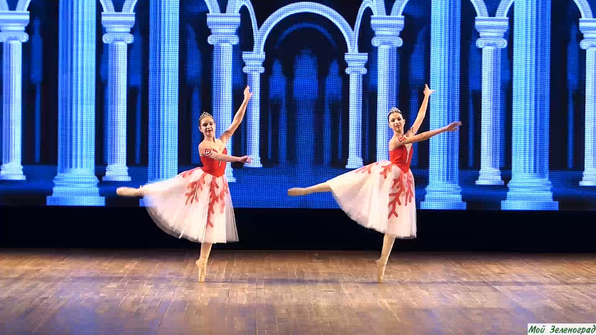 Диана Яровая, Мария Исаева. Вариация Кораллов из балета Ц. Пуни «Конёк-горбунок»