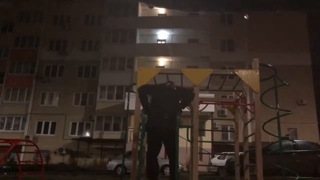 50 дней отжиманий на брусьях. День 25 смотреть онлайн