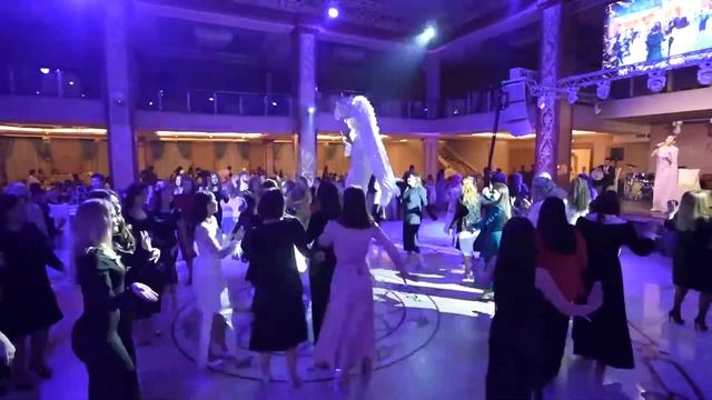 Кристина Рамазанова - Я танцую для тебя. Лезгинка на  ходулях. #wedding #dance #caucasiandance