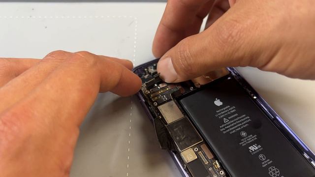 Замена разъема iPhone 12 Charging Port Replacement - Step by Step Tutorial смотреть онлайн