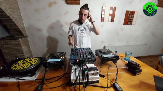 Rober Tempo / LYAS(VINYL_ES) - OCTOBER 17/2023 смотреть онлайн