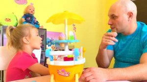 Видео для детей: Ника продает мороженое
