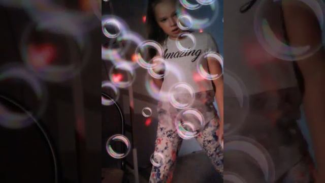 Танцую п песню.От Луны до Марса... смотреть онлайн