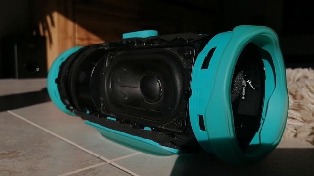 JBL CHARGE 4 TL BASS TEST WITH ONLY ONE PASSIVE RIP смотреть онлайн