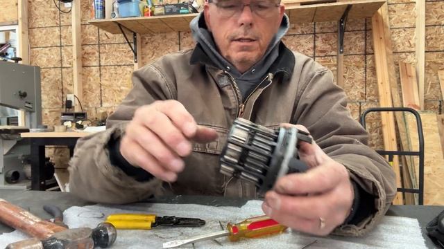 Fixing a Stuck Ford Super Duty Locking Hub - FOR FREE смотреть онлайн