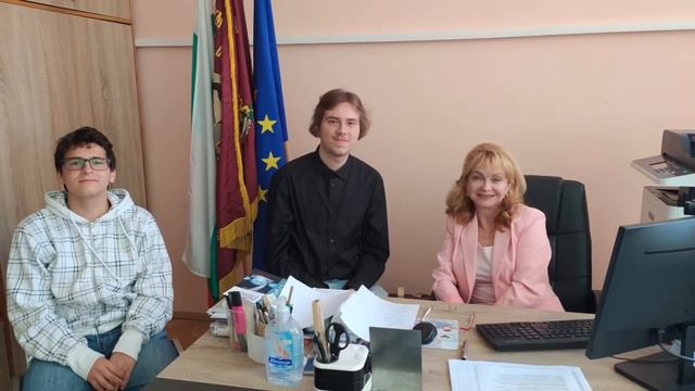 Любимото ни училище ПГЕБ "Проф. д-р Асен Златаров" смотреть онлайн