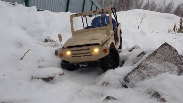 Новый SUZUKI JIMNY 1/6 4х4 от FMS ... Тест внедорожника на зимнем бездорожье!