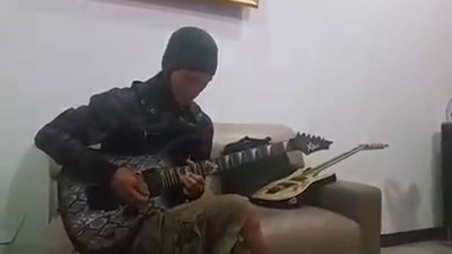 Cort X6 demo-Under a glassmoon solo смотреть онлайн