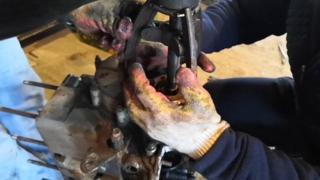 Разбор 417 двигателя.
Ремонт 417 двигателя.
Отмываем двигатель. смотреть онлайн