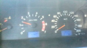 установил щиток приборов от ваз 2114 с двумя окнами в девятку с высокой панелью