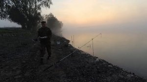 Рыбалка.Ловля леща на донку с берега с ночевкой на реке.