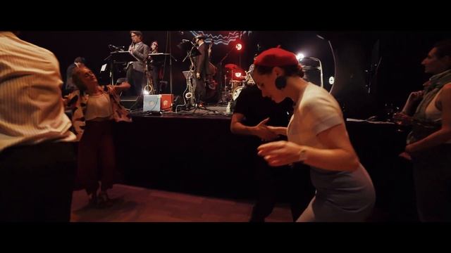 Social dancing with Lester's Blues смотреть онлайн