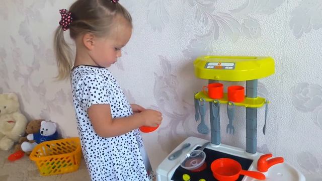 Детская Кухня Готовим вместе Игрушечная Кухня в чемодане SMART ИГРАЕМ В ПОВАРА и готовим еду смотреть онлайн