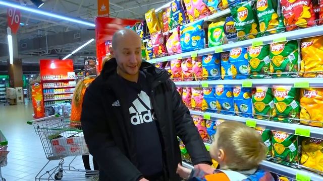 МАМА vs ПАПА. Жёлто-Зелёные ПОКУПКИ./MOM vs DAD. Yellow-Green SHOPPING. смотреть онлайн