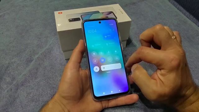 Redmi 10. Распаковка и знакомство с бюджетным смартфоном смотреть онлайн