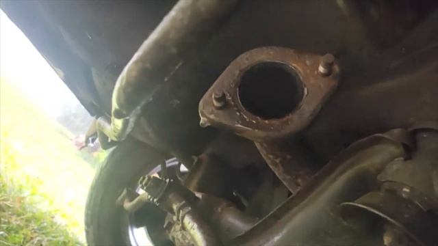 Chopped the muffler off my Nissan Bluebird смотреть онлайн