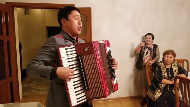Рустам Сагыналиев "Сезим" смотреть онлайн