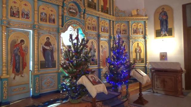 Рождественская служба в Тихвинском храме села Ютановка смотреть онлайн