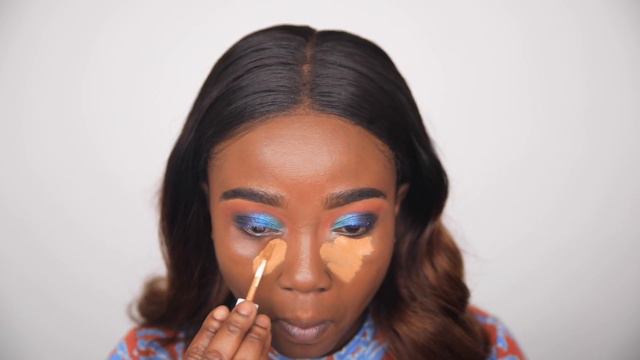 BLUE EYESHADOW LOOK USING PATRICIA BRIGHT X MAKEUP REVOLUTION PALETTE . BEAUTYBYBNIECY смотреть онлайн