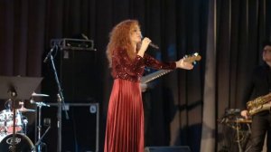 Юлия Коган поет еврейские песни