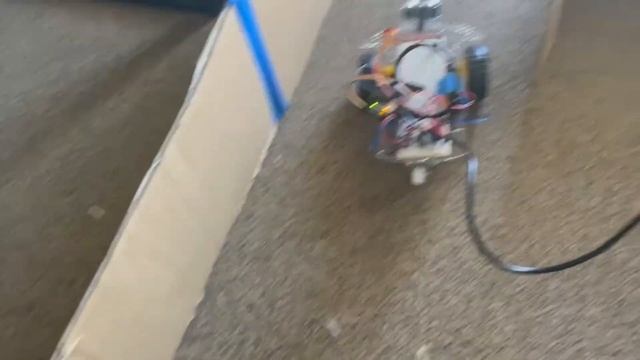 Human Vs Robot Navigating a Maze смотреть онлайн
