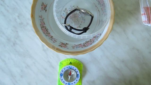 Компас в виде часов из черного!!! металла. смотреть онлайн