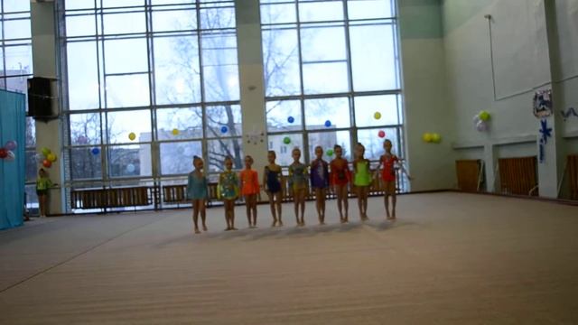 Участницы в первенстве СДЮШОР " Манеж" по художественной гимнастике" смотреть онлайн