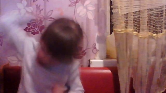 кривляние перед камерой даши омг