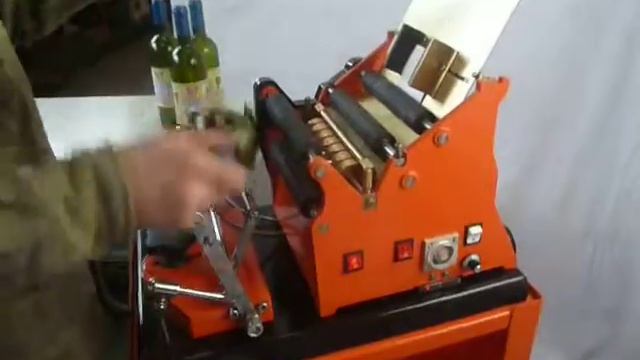 WET GLUE LABELLER VEGA mod.S89 ON CART - ENOLMAC смотреть онлайн