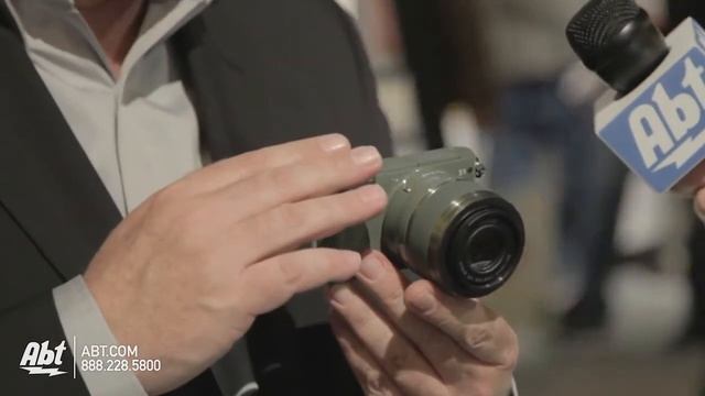 CES 2013 - Nikon 1 S1 & J3