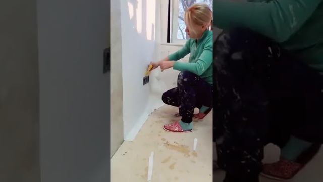 Клеем Обоев.#россия #москва #тренды #жена #ремонт #стройка #квартира #обои #tiktok #moldova #russia смотреть онлайн