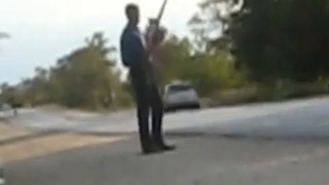 КРЫМ. (цыгане продают бензопилу) смотреть онлайн