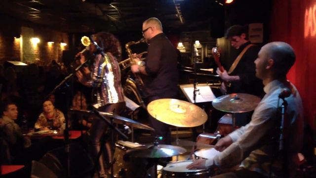 Life Moments #104 : Stockholm - Ikiz and China Moses - Insanely смотреть онлайн