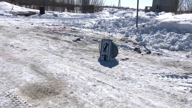 Как занять место на парковке, чтоб никто на него не встал. Смекалочка местных водителей. смотреть онлайн