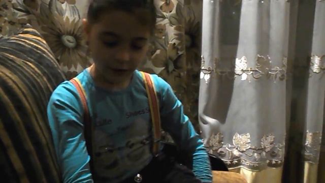 Киндер Джой с бабочкой- заколкой и Киндер Профессии лисичка на пальчик смотреть онлайн