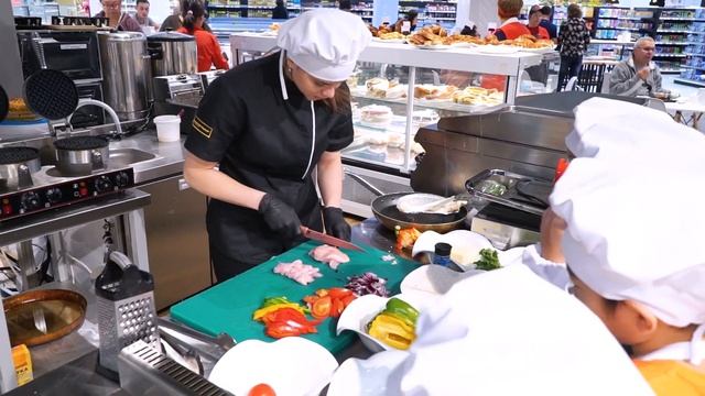 Мексиканская Кесадилья с курицей от поварят