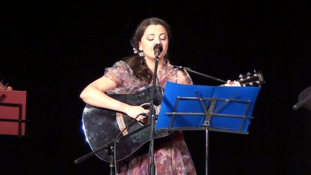 Рижский театр песни "Этюд" Песни о любви поёт Анна Авдеева "Тёмно-вишнёвая шаль" смотреть онлайн