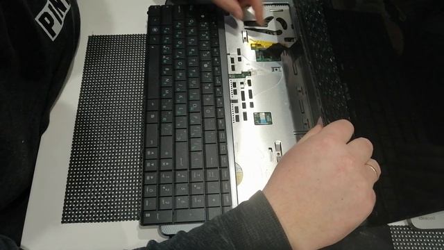 Замена клавиатуры на ноутбуке Asus A52J в домашних условиях