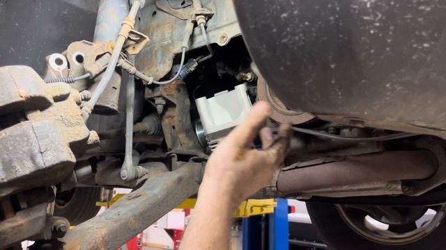 How to Replace A Ford Escape Alternator 3.0 смотреть онлайн