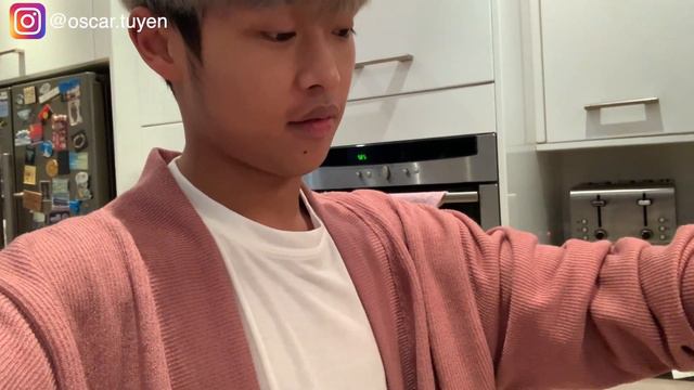 I tried following Maangchi's Korean fried chicken recipe (Yangnyeom-tongdak: 양념통닭) | Oscar Tuyen смотреть онлайн