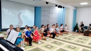 Игра на ложках дети