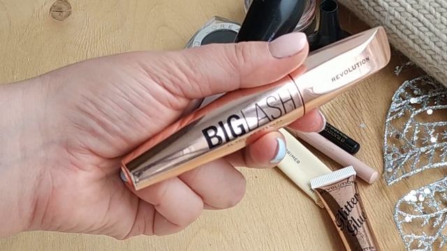 КОСМЕТИЧКА ДЕКАБРЯ. Первая косметичка зимы и самая праздничная косметичка года смотреть онлайн