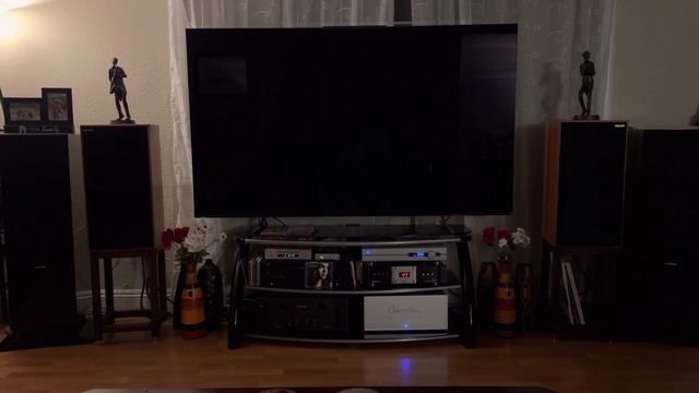 Cayin mini cd mk2 - i2s out to psaudio stellar gain dac - operetta amp to jaton real A3 speaker смотреть онлайн