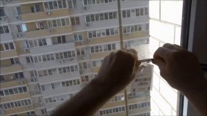 Как снять наклейки  со стекла и удалить остатки клея