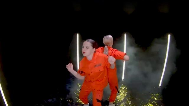 Заряди энергией свой праздник. Ты можешь выбрать костюм, а танец за нами. Тел. 8-924-672-59-33 смотреть онлайн