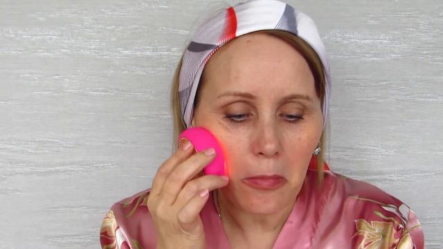 Использование аппарата для ежедневного ухода за лицом Foreo смарт-маска для лица UFO 2