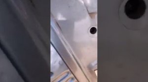 Замена моторедукторов замков дверей Приора