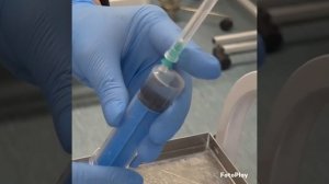 как вытеснить воздух из шприца.