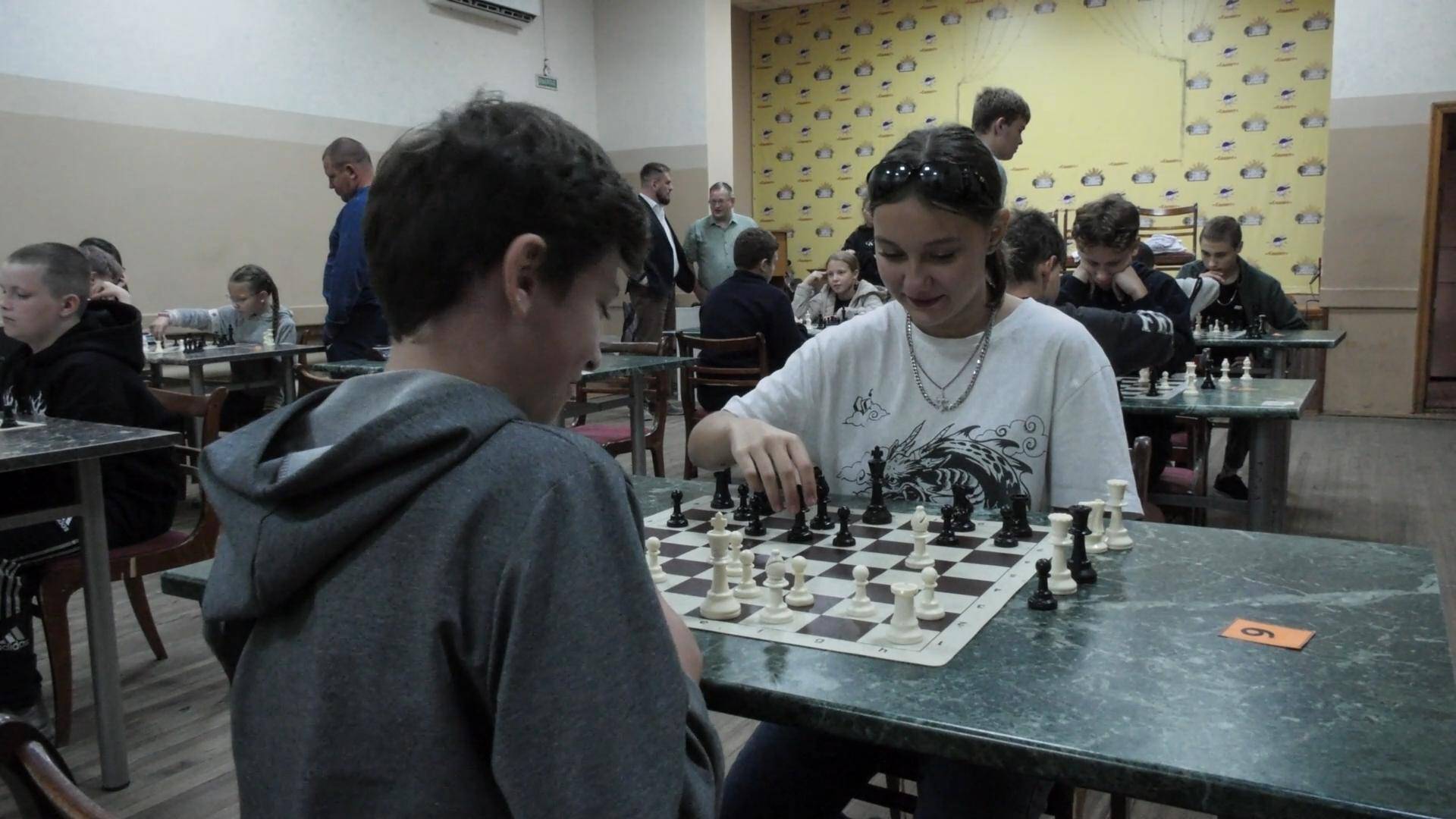 Шах и мат! В детском оздоровительном лагере «Салют» состоялся шахматный турнир смотреть онлайн